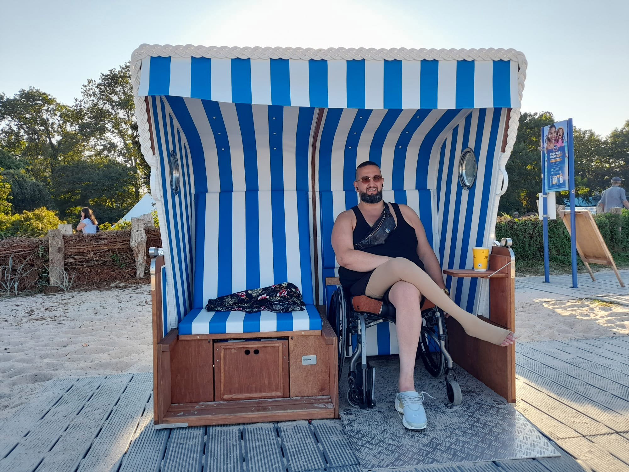 Barrierefreie Strandkörbe für Rollstuhlfahrer*innen